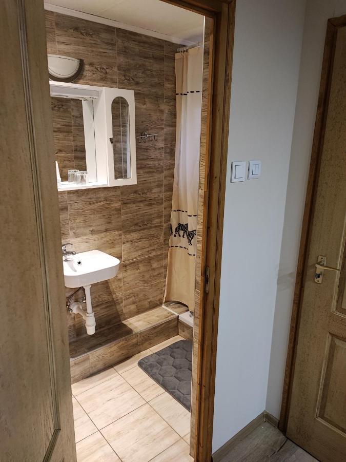 Havanna Etterem Es Vendeghaz Hotell Putnok Eksteriør bilde